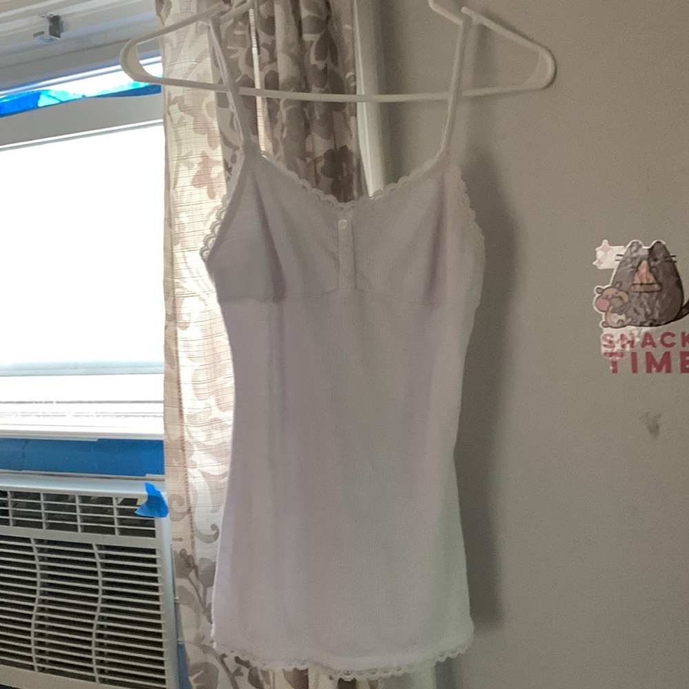 Muaa white top